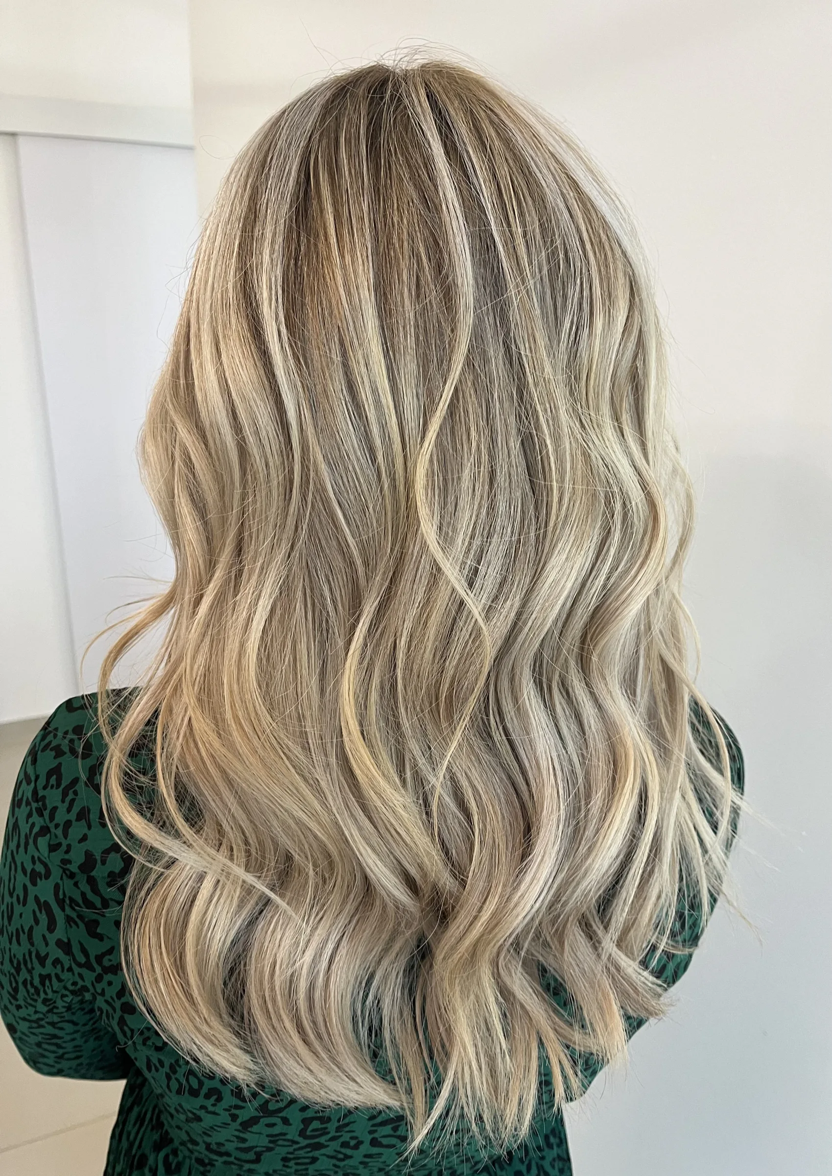 Szőke balayage hullámok